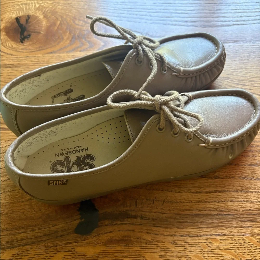 SAS size 9 Narrow Siesta Lace-up Loafer